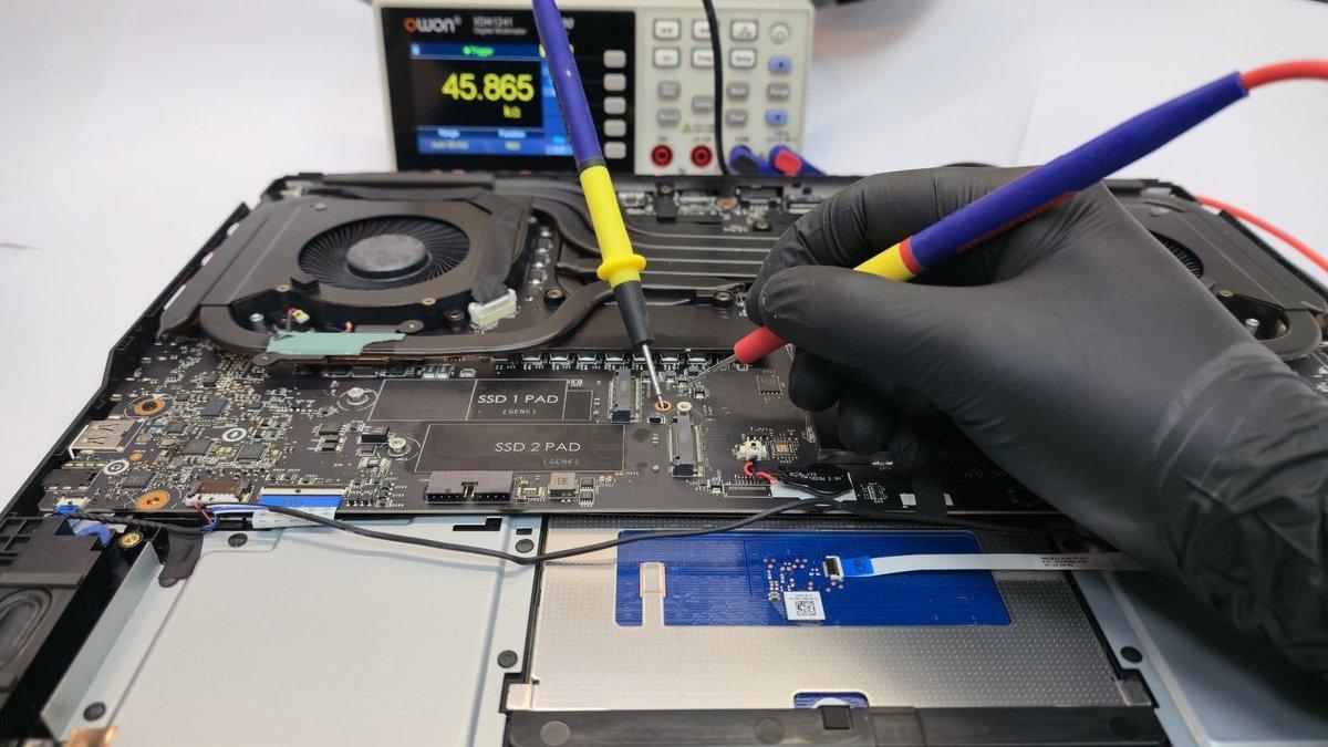 Ремонт материнской платы ноутбука