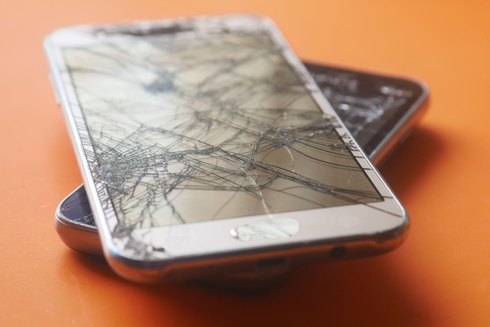 Замена экрана телефона в Благовещенске — iPhone, Samsung, Xiaomi