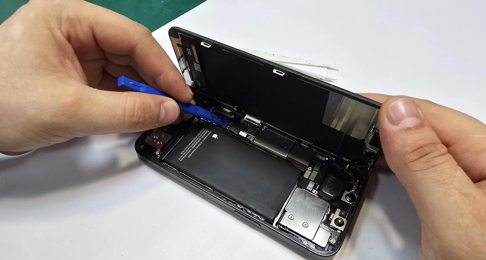 Замена аккумулятора телефона в Благовещенске — iPhone, Samsung, Xiaomi