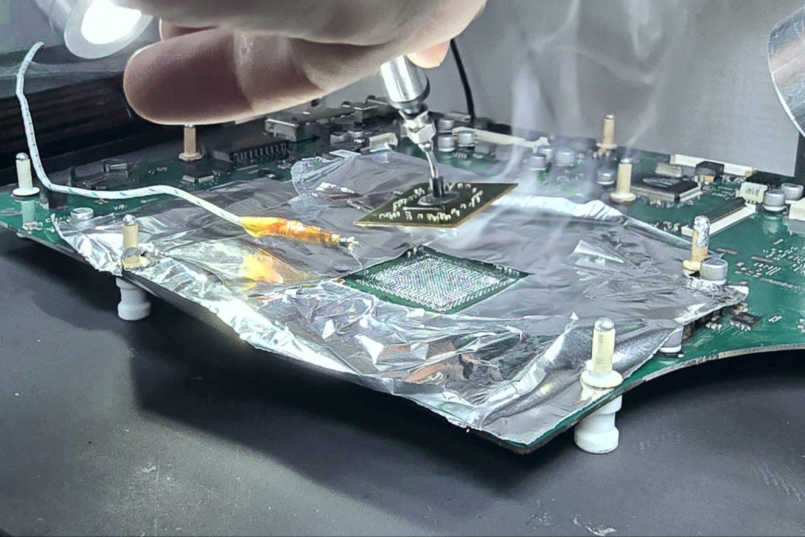 Ремонт материнской платы ноутбука